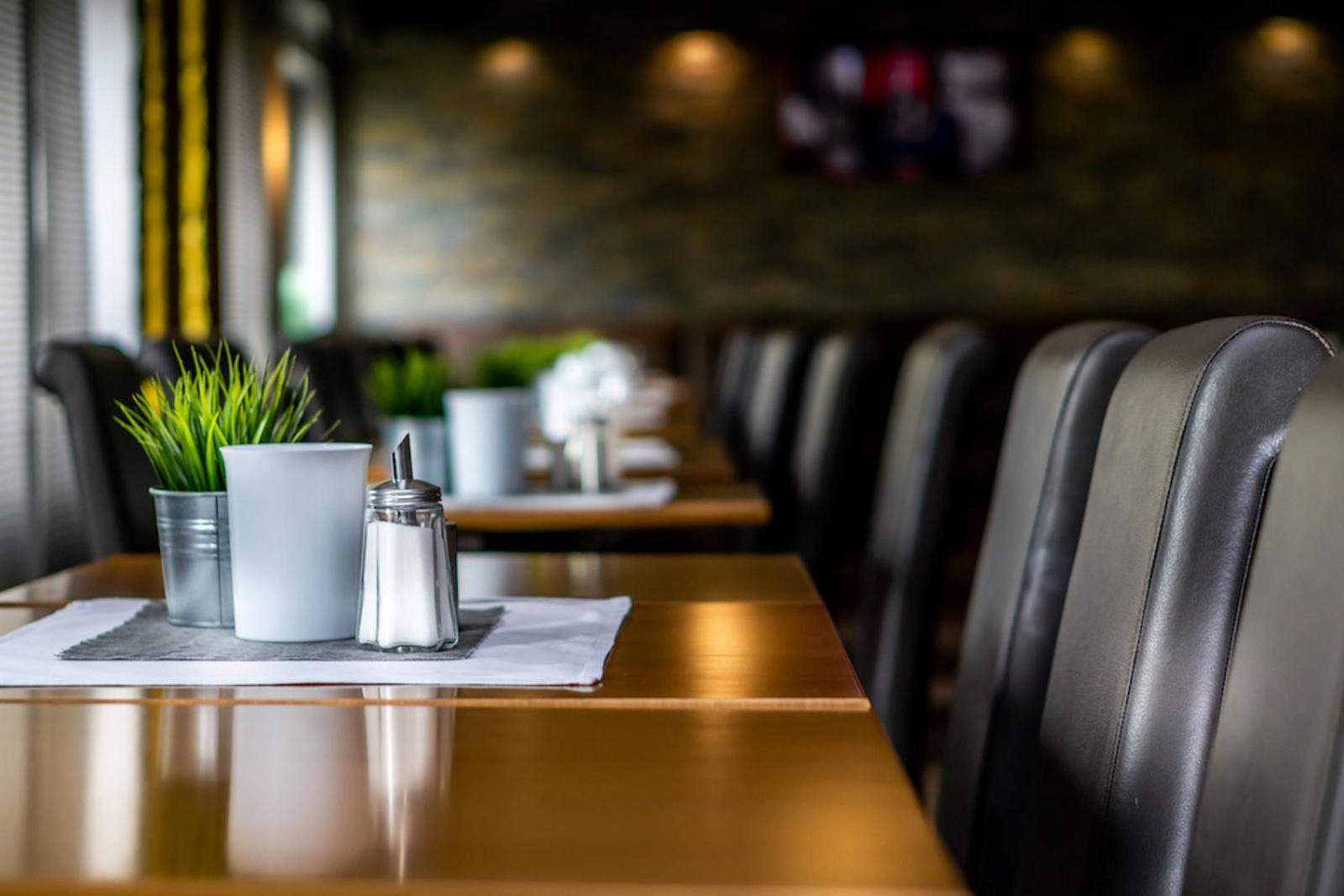 Sl'Otel Budget Bernburg Ngoại thất bức ảnh