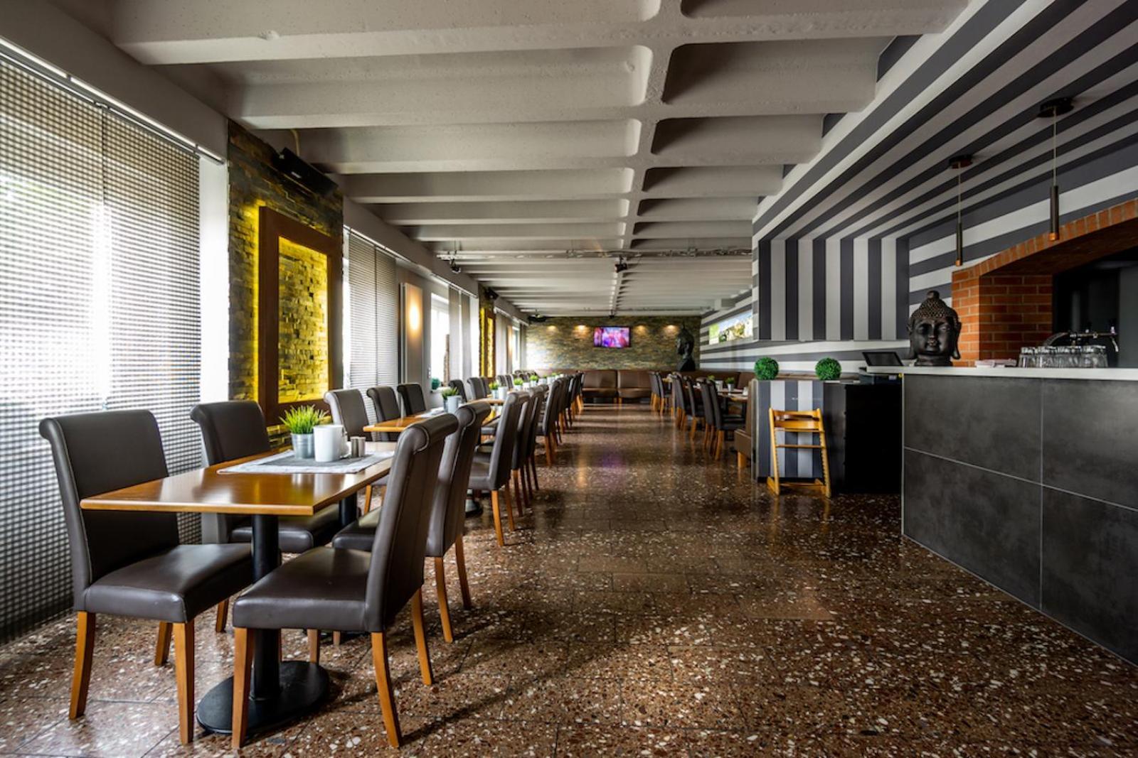 Sl'Otel Budget Bernburg Ngoại thất bức ảnh