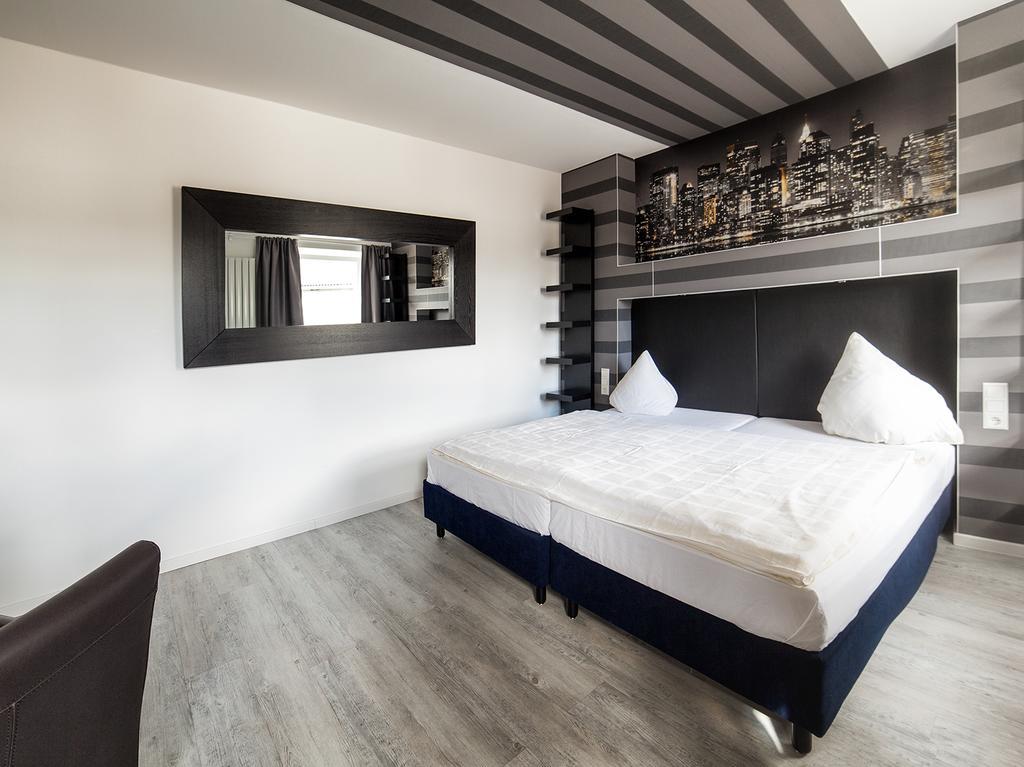 Sl'Otel Budget Bernburg Phòng bức ảnh