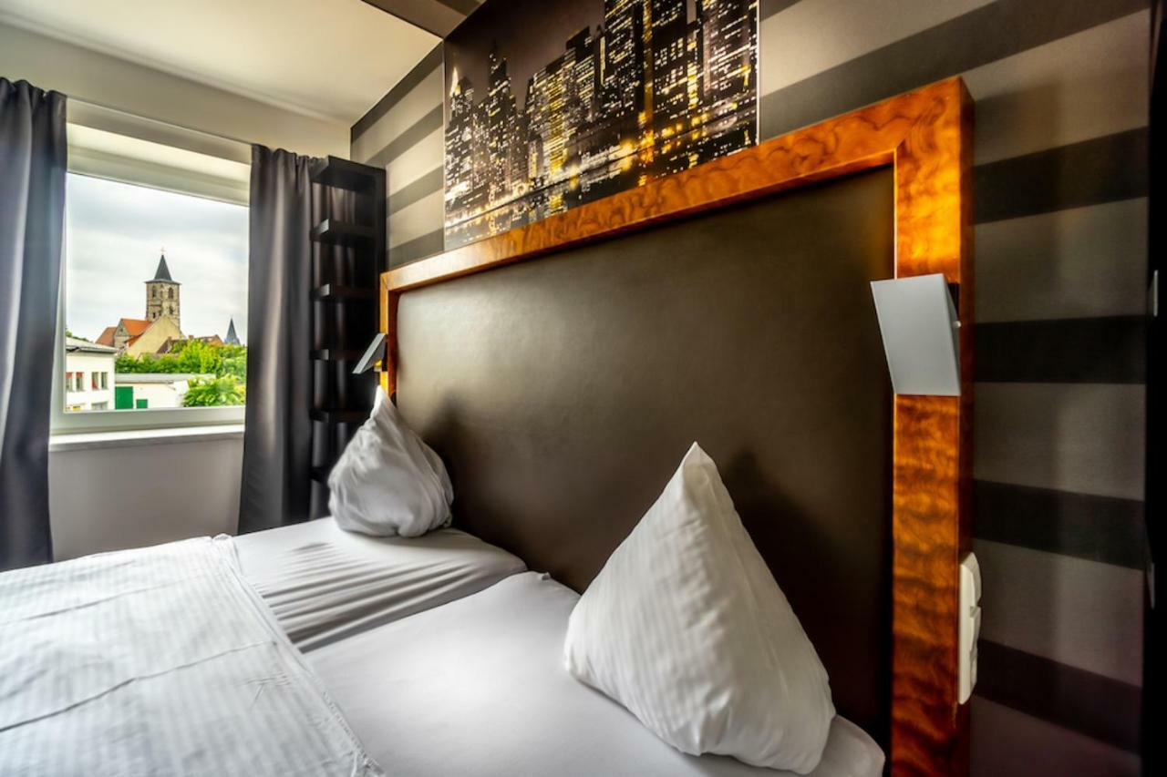 Sl'Otel Budget Bernburg Ngoại thất bức ảnh