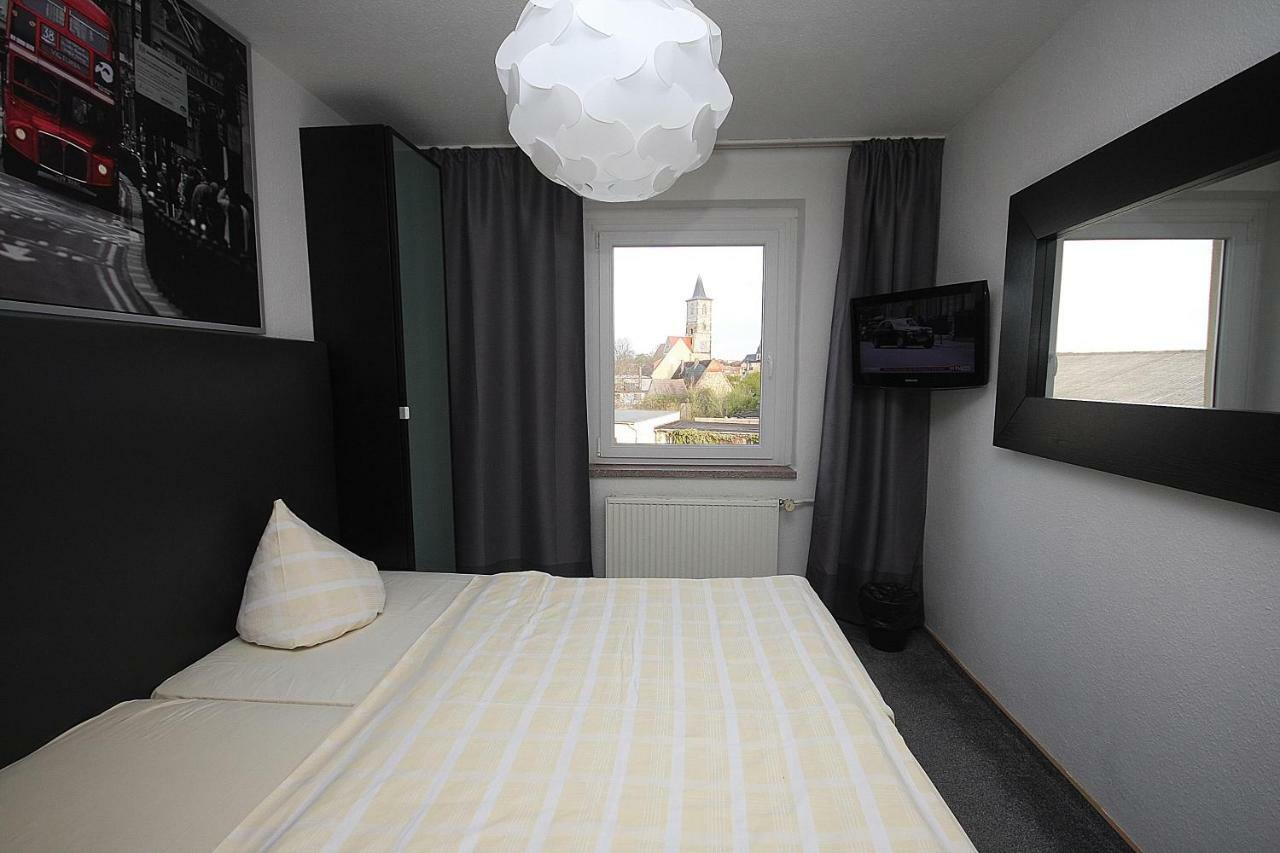 Sl'Otel Budget Bernburg Ngoại thất bức ảnh